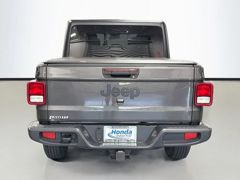 Used 2024 Jeep Gladiator Sport AWD/4WD image 6