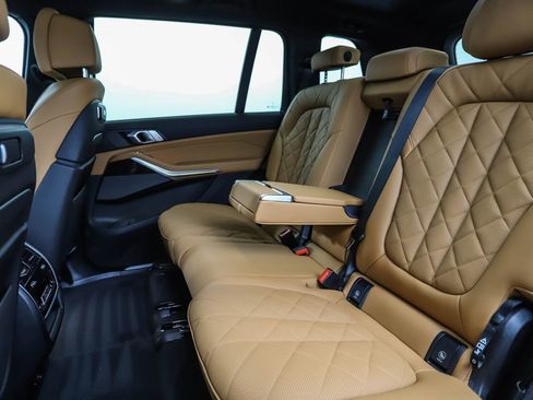 Certified 2023 BMW X7 xDrive40i w/ Premium Package image 22