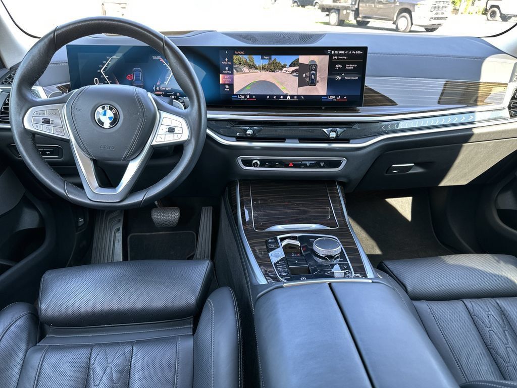 Used 2026 BMW X7 xDrive40i AWD/4WD image 10