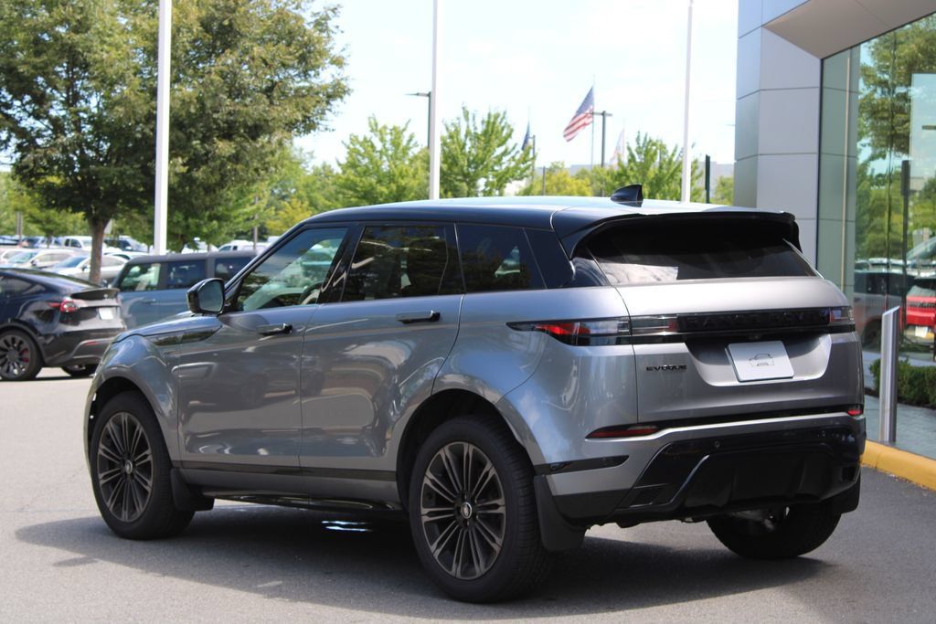 Certified 2026 Land Rover Range Rover Evoque Dynamic SE AWD/4WD image 6