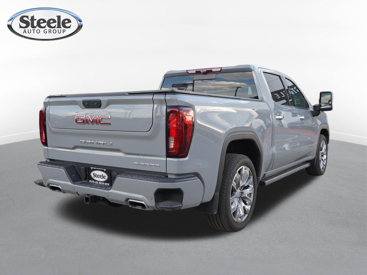 Used 2025 GMC Sierra 1500 Denali AWD/4WD image 5