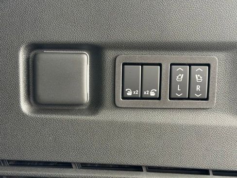 New 2026 Chevrolet Suburban Premier w/ Sun And Tow Package AWD/4WD image 23