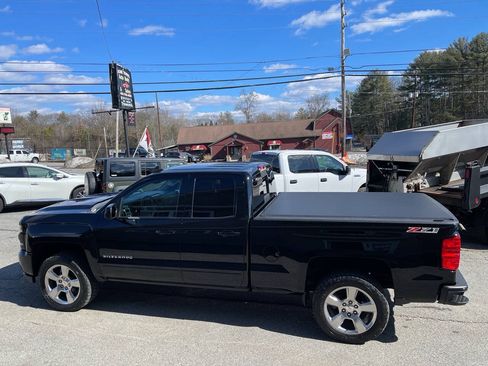 Used 2017 Chevrolet Silverado 1500 LT w/ LT Convenience Package AWD/4WD image 5