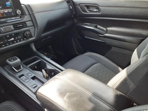 Used 2023 Nissan Pathfinder S FWD image 13