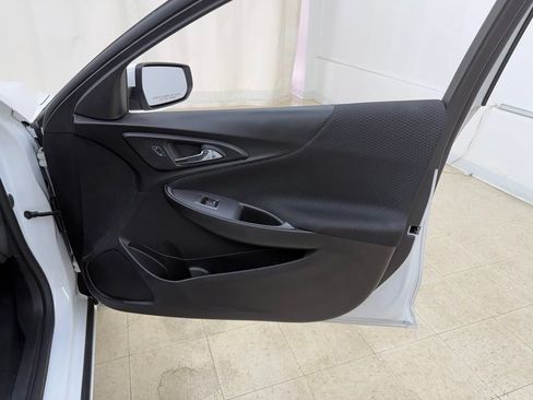 Used 2024 Chevrolet Malibu LT FWD image 8