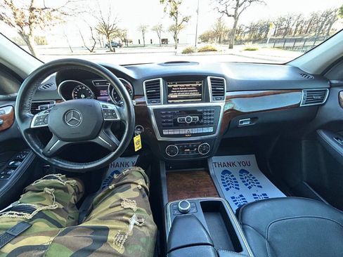 Used 2015 Mercedes-Benz ML 350 ML 350 4MATIC AWD 4dr SUV image 17