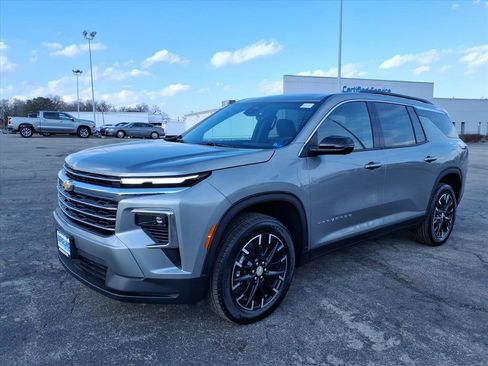 New 2026 Chevrolet Traverse LT w/ Sun and Wheel Package image 7