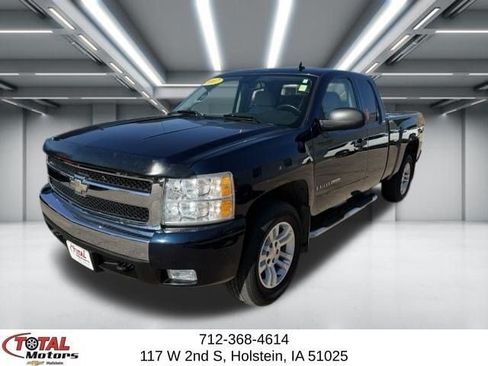 Used 2007 Chevrolet Silverado 1500 LT w/ 1LT Convenience Package AWD/4WD image 4