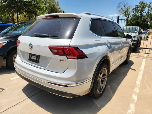 Used 2019 Volkswagen Tiguan SEL R-Line AWD/4WD image 4