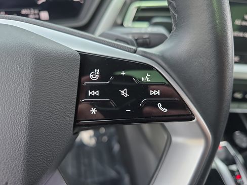 Used 2024 Audi Q4 e-tron Premium Plus w/ Premium Plus image 18