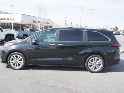 Used 2023 Toyota Sienna Platinum