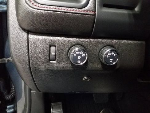 Used 2019 GMC Canyon All Terrain w/ All Terrain X Package image 11