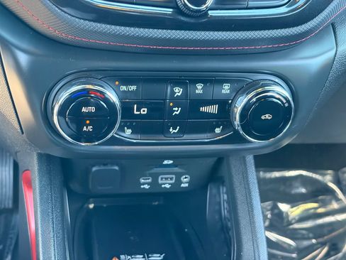 Used 2021 Chevrolet TrailBlazer RS w/ Sun and Liftgate Package AWD/4WD image 24