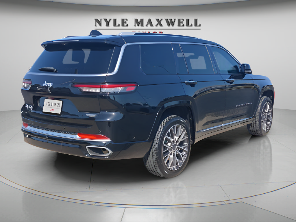 Used 2023 Jeep Grand Cherokee L Summit AWD/4WD image 16