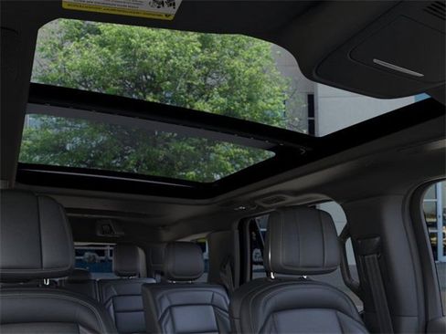 New 2025 Lincoln Navigator Reserve w/ Jet Appearance Package image 22