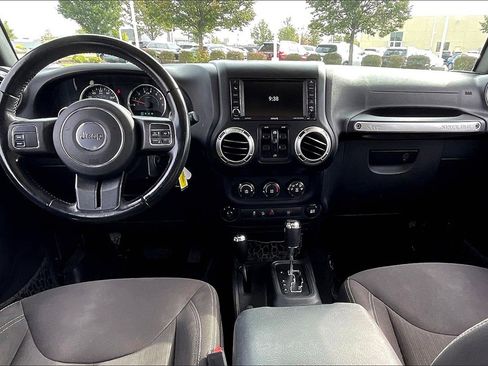 Used 2017 Jeep Wrangler Unlimited Sahara image 21