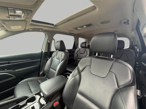 Used 2025 Kia Telluride S image 47