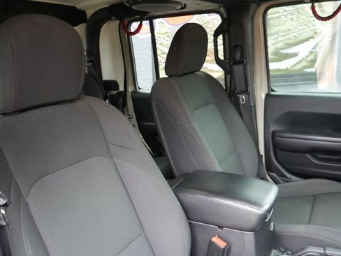 Used 2020 Jeep Gladiator Sport w/ Quick Order Package 24S AWD/4WD image 10