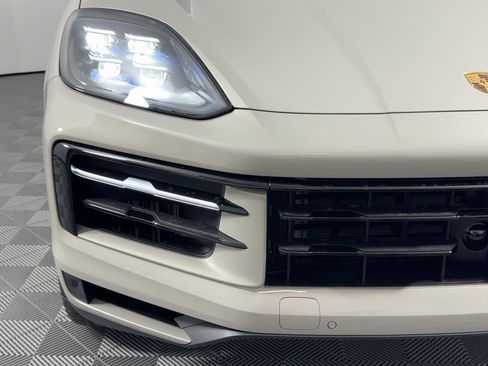 Used 2026 Porsche Cayenne E-Hybrid image 11