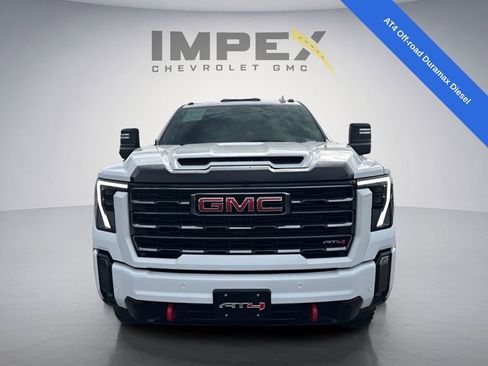 Used 2024 GMC Sierra 2500 AT4 w/ AT4 Preferred Package AWD/4WD image 8