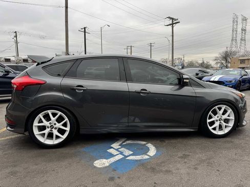Used 2017 Ford Focus ST w/ Equipment Group 401A image 5