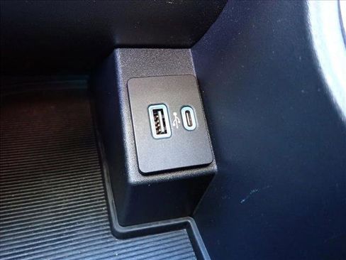 Used 2022 Ford Edge SEL image 18