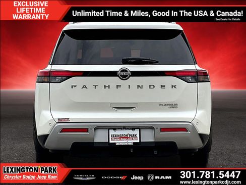 Used 2024 Nissan Pathfinder Platinum AWD/4WD image 6