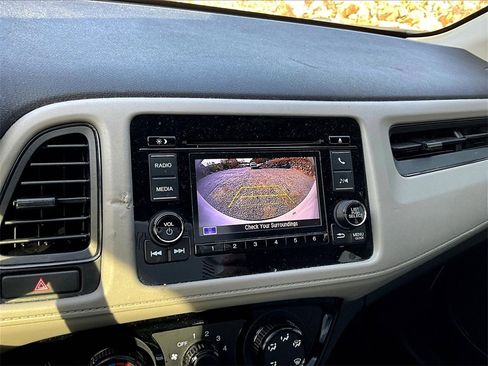 Used 2022 Honda HR-V LX image 15