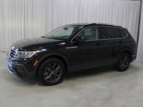 Used 2024 Volkswagen Tiguan SE AWD/4WD image 28