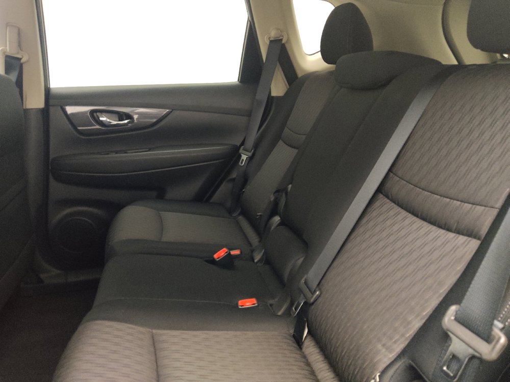 Used 2020 Nissan Rogue SV FWD image 18