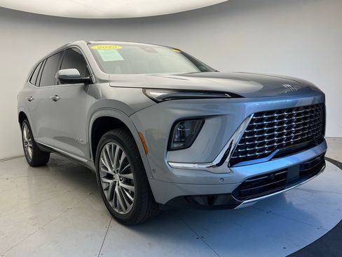 Used 2025 Buick Enclave Avenir w/ Super Cruise Package image 2