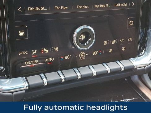 Used 2025 GMC Yukon Denali w/ Sun & Power Step Package image 21