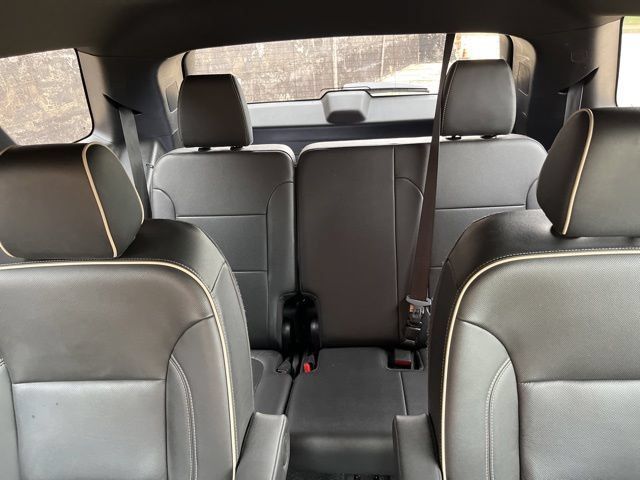 Used 2023 Chevrolet Traverse Premier w/ LPO, Floor Liner Package FWD image 68