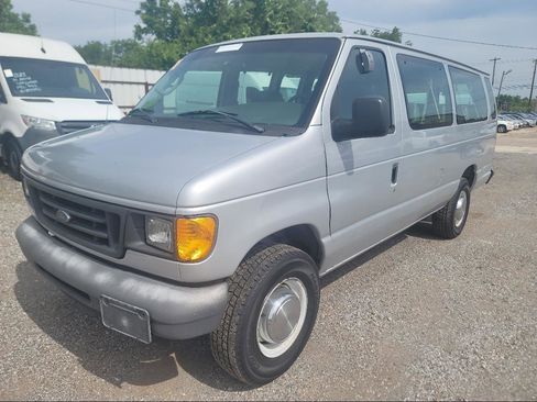 Used 2005 Ford E-350 and Econoline 350 Extended Wagon Super Duty RWD image 1