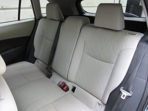 Certified 2023 Toyota Corolla Cross LE w/ Moonroof Package AWD/4WD image 15