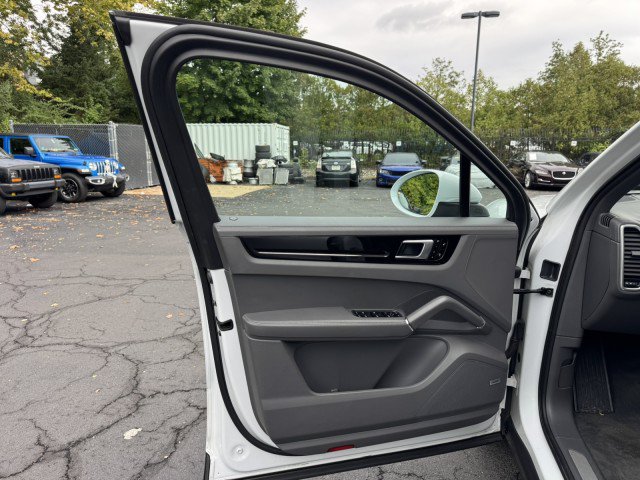 Used 2019 Porsche Cayenne AWD/4WD image 19
