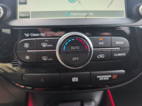 Used 2016 Kia Soul + w/ Tarmac Special Edition FWD image 16