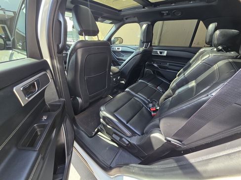 Used 2020 Ford Explorer XLT w/ Equipment Group 202A RWD image 17