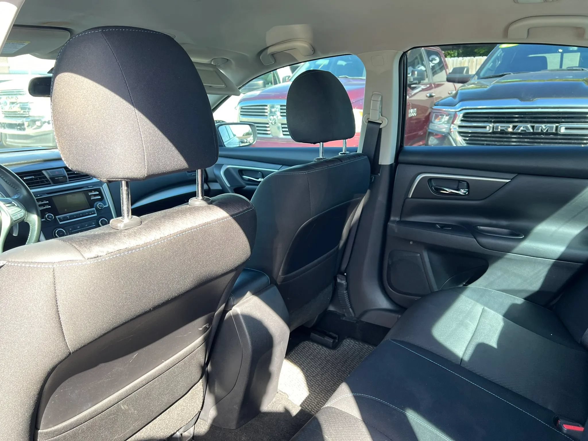 Used 2017 Nissan Altima 2.5 SR FWD image 11