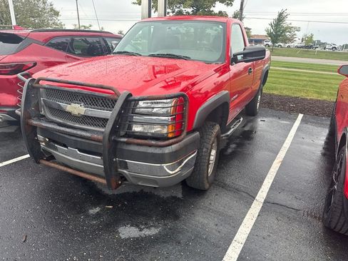 Used 2004 Chevrolet Silverado 2500 W/T w/ Snow Plow Prep Package AWD/4WD image 3