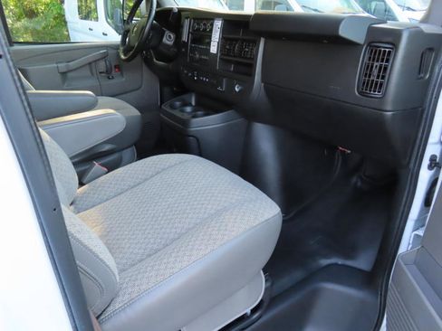 Used 2021 Chevrolet Express 2500 w/ Driver Convenience Package RWD image 13