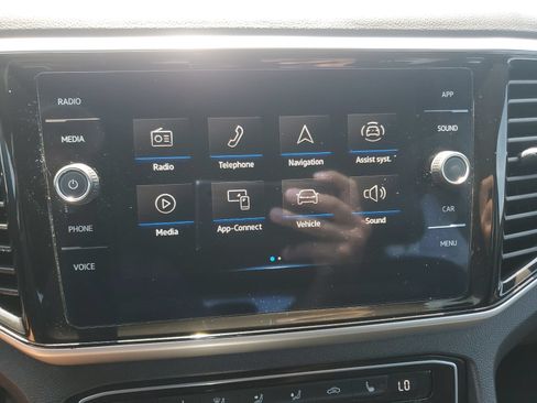 Used 2023 Volkswagen Atlas Cross Sport SE FWD image 15