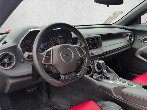 Used 2020 Chevrolet Camaro LT RWD image 9