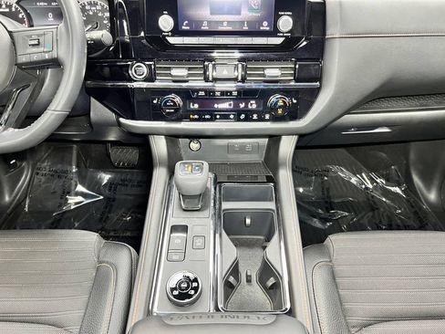 Used 2024 Nissan Pathfinder Rock Creek AWD/4WD image 10