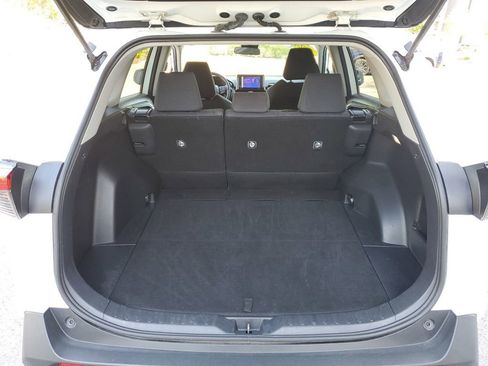 Used 2024 Toyota RAV4 LE AWD/4WD image 8