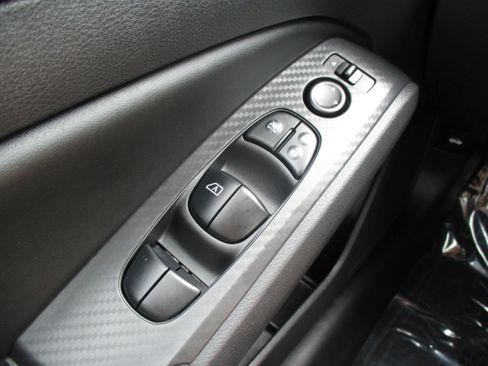 Used 2025 Nissan Altima 2.5 SV FWD image 26
