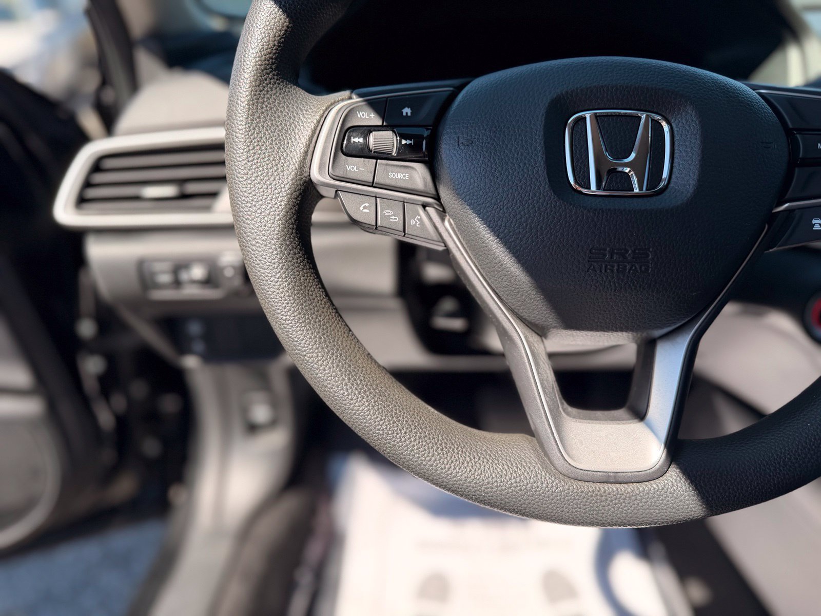 Used 2019 Honda Accord LX image 17