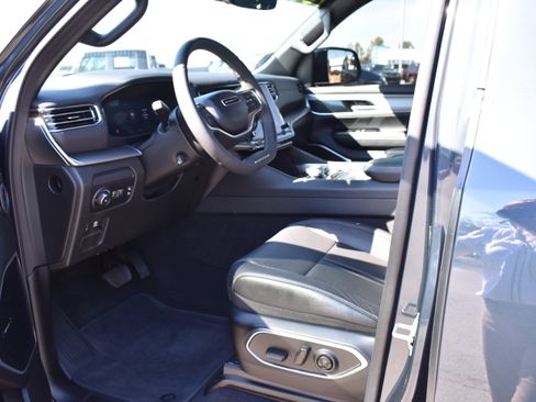 Used 2024 Jeep Wagoneer Series II w/ Convenience Group I image 12