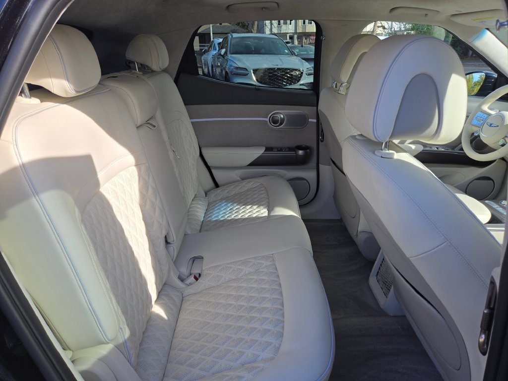 Used 2023 Genesis GV60 Performance AWD/4WD image 13