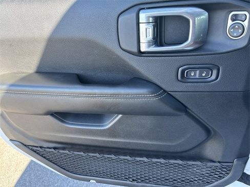 Used 2024 Jeep Wrangler Unlimited Sahara image 37